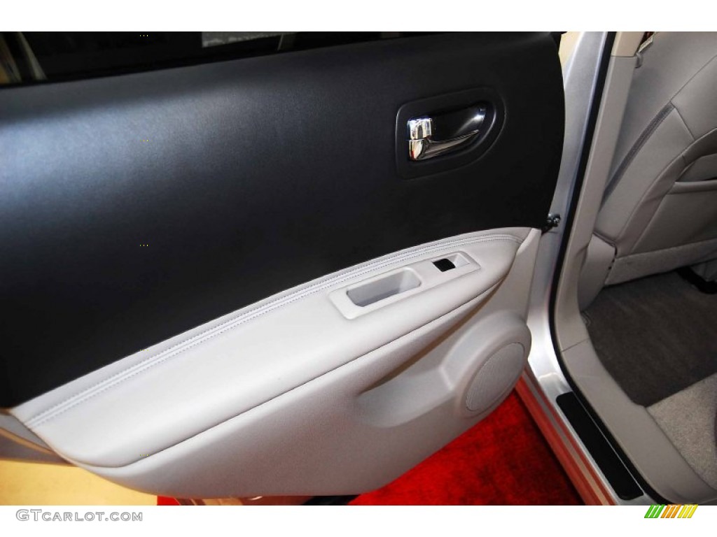 2011 Rogue SL - Silver Ice Metallic / Gray photo #14