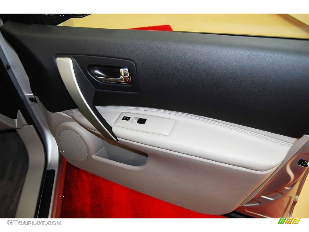 2011 Rogue SL - Silver Ice Metallic / Gray photo #19