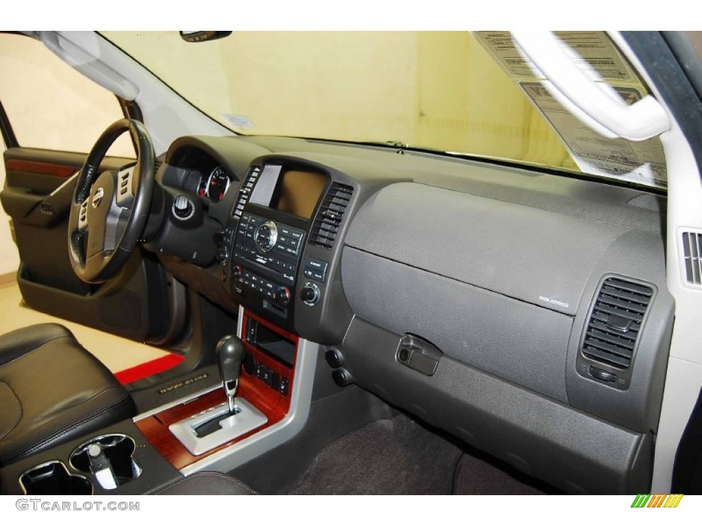 2008 Pathfinder LE V8 - Desert Stone / Graphite photo #22