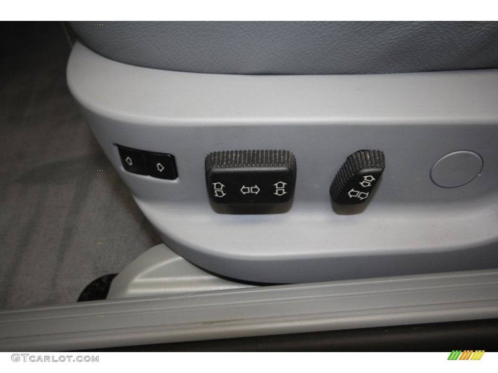 2002 BMW 5 Series 530i Sedan Controls Photo #73225779