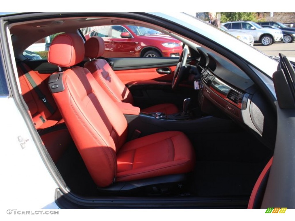 2010 3 Series 328i xDrive Coupe - Alpine White / Coral Red/Black Dakota Leather photo #26