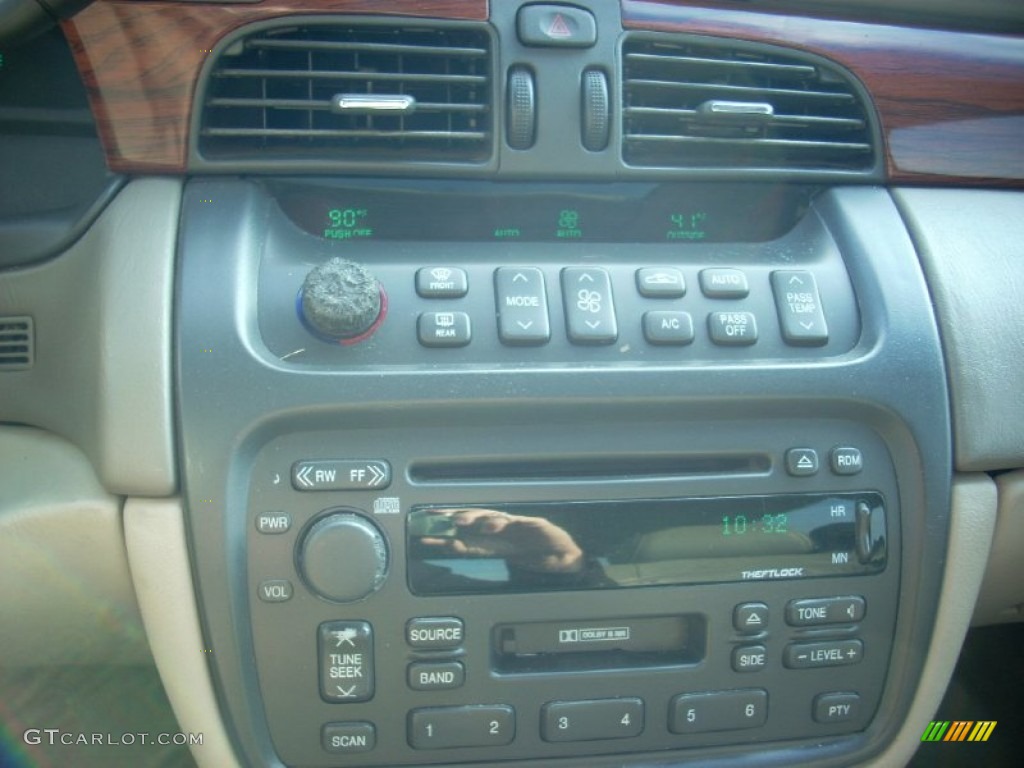 2002 DeVille Sedan - Crimson Pearl / Oatmeal photo #7