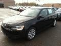 Black - Jetta SE Sedan Photo No. 3