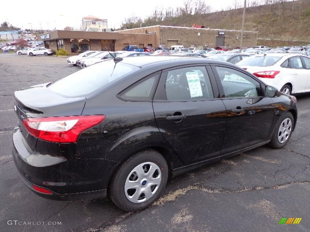 2013 Focus S Sedan - Tuxedo Black / Charcoal Black photo #2