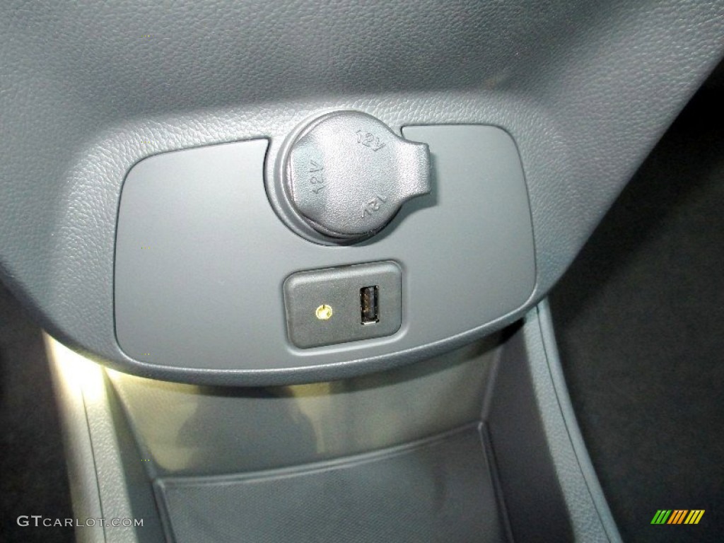 2013 Chevrolet Spark LT Controls Photo #73240287