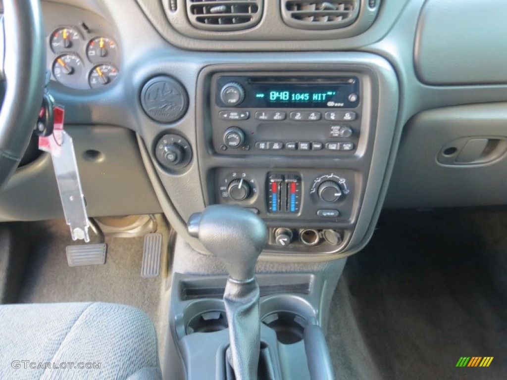 2003 Chevrolet TrailBlazer LT Controls Photo #73243206