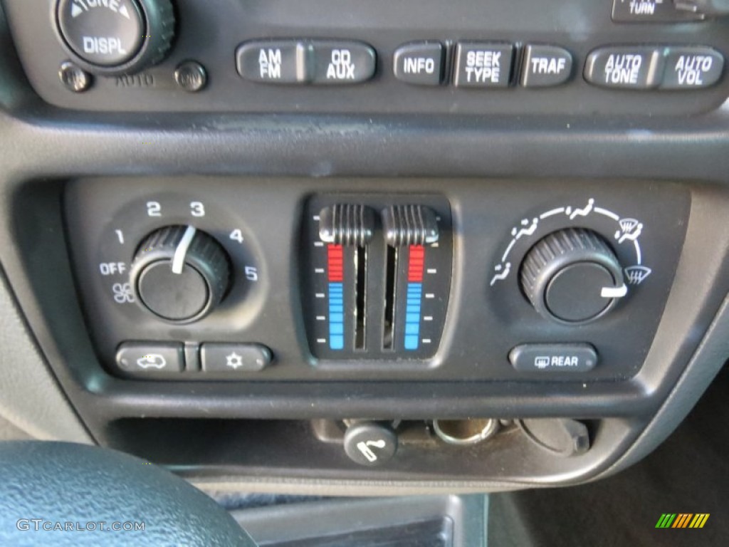 2003 Chevrolet TrailBlazer LT Controls Photo #73243248