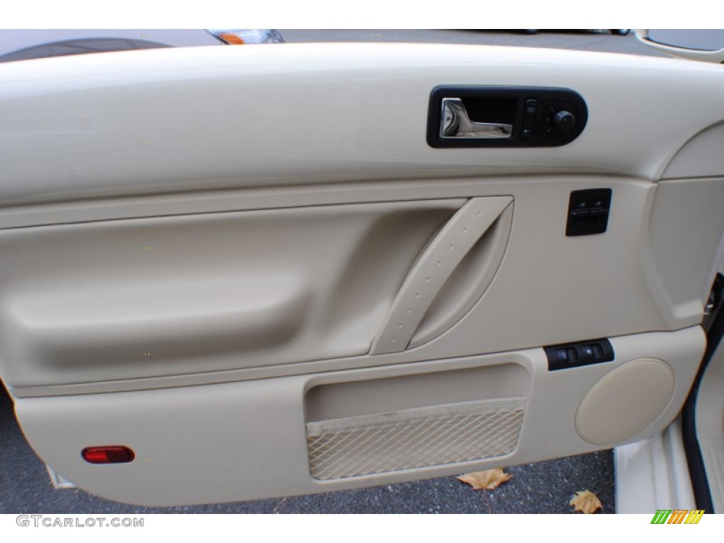 2008 Volkswagen New Beetle SE Coupe Door Panel Photos