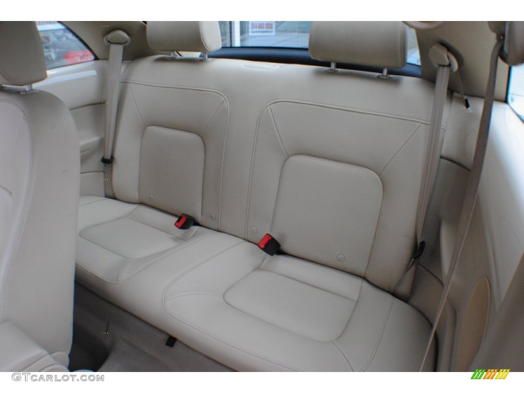 2008 Volkswagen New Beetle SE Coupe Interior Color Photos