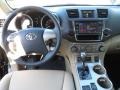 2013 Black Toyota Highlander SE  photo #22