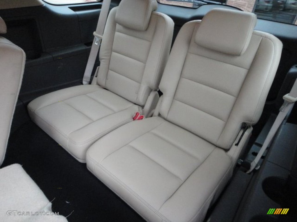 2008 Ford Taurus X SEL AWD Rear Seat Photos