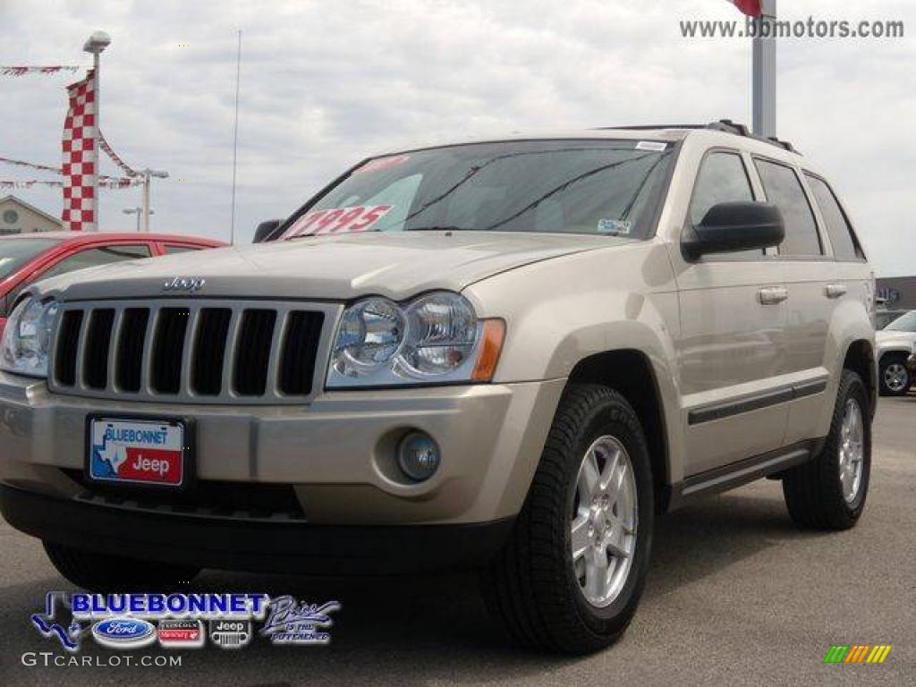 2007 Grand Cherokee Laredo - Light Graystone Pearl / Dark Khaki/Light Graystone photo #1