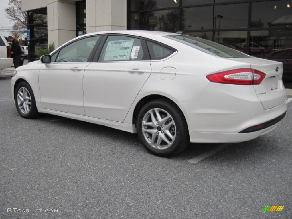 2013 Fusion SE - White Platinum Metallic Tri-coat / Dune photo #3