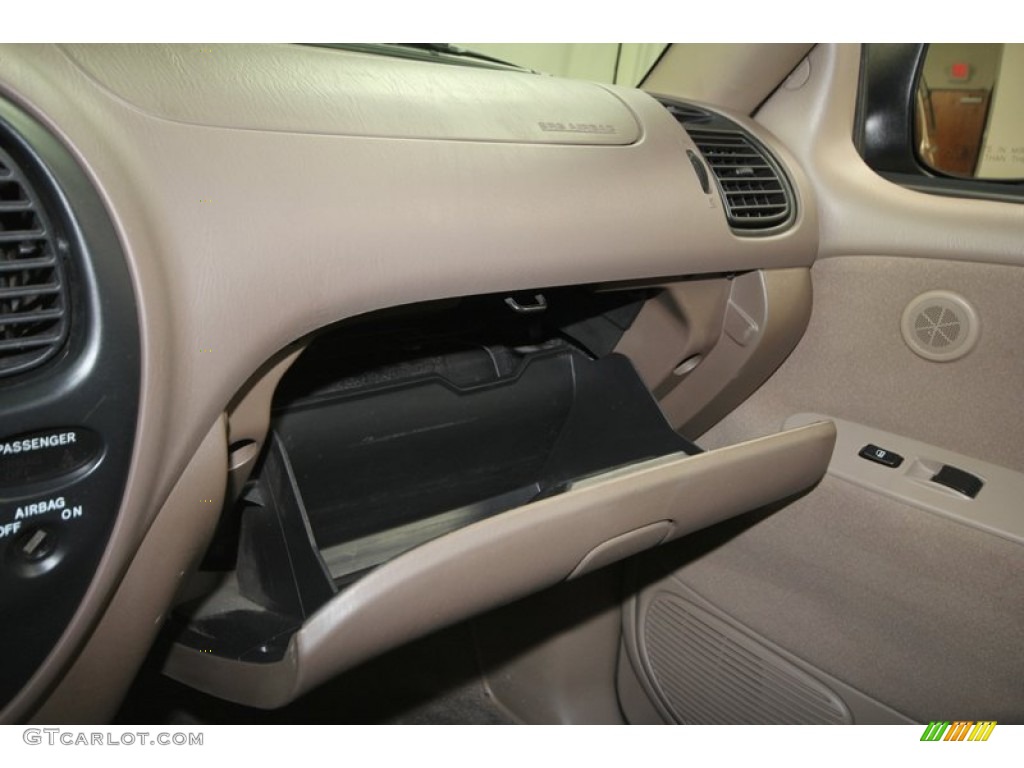 2002 Tundra SR5 Access Cab 4x4 - Desert Sand / Oak photo #17