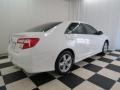 Super White - Camry SE Photo No. 27