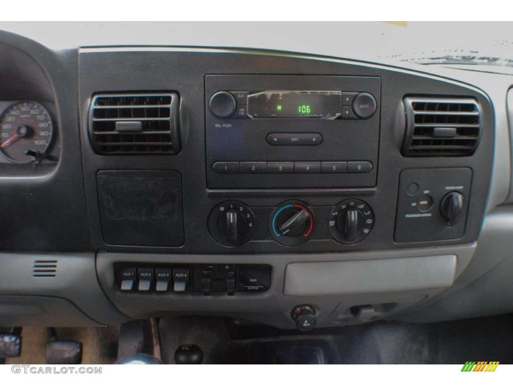 2007 Ford F550 Super Duty XL Regular Cab 4x4 Dump Truck Controls Photo #73256385