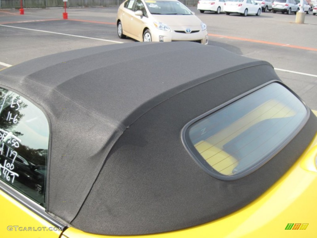 2005 350Z Touring Roadster - Ultra Yellow Metallic / Charcoal photo #11
