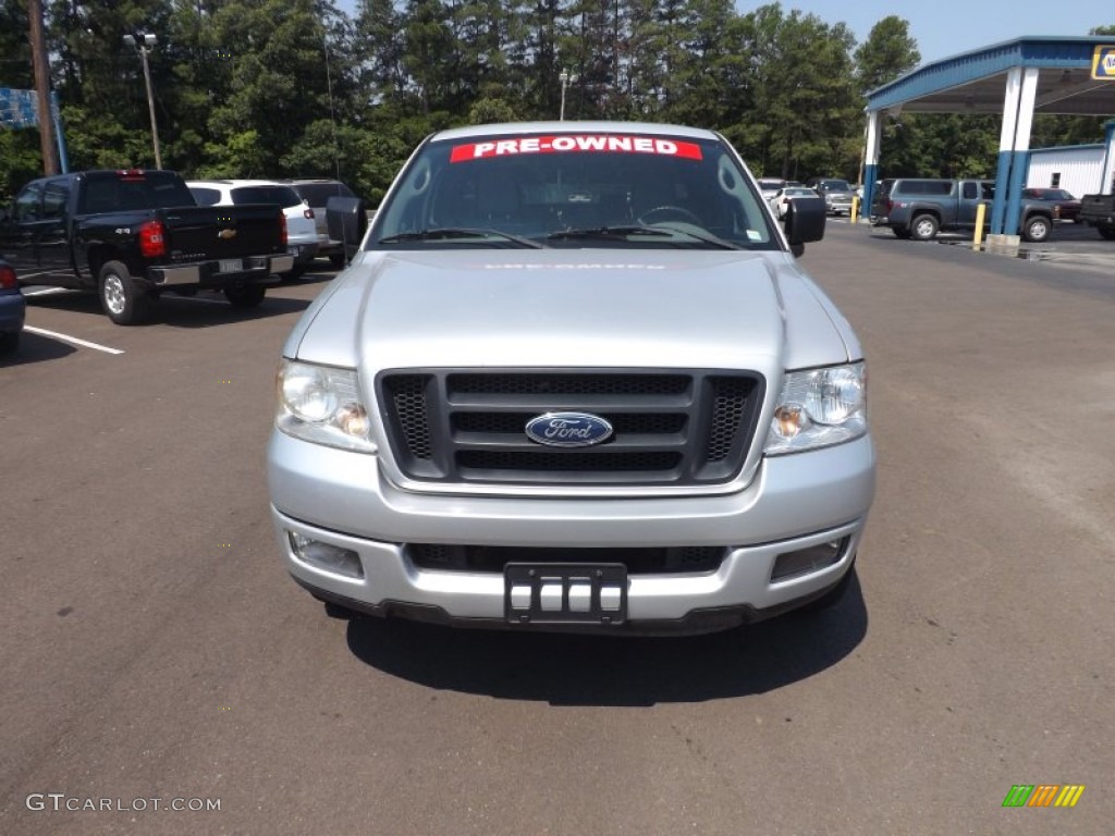 2005 F150 STX Regular Cab Flareside - Silver Metallic / Medium Flint Grey photo #8