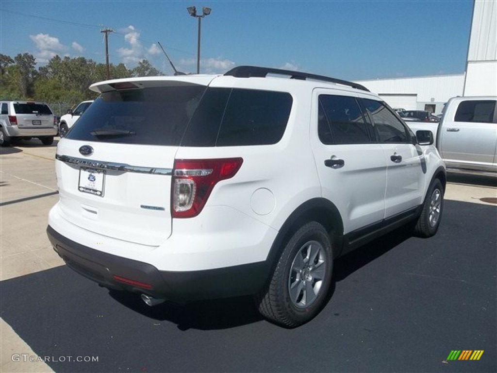 2013 Explorer FWD - Oxford White / Medium Light Stone photo #9