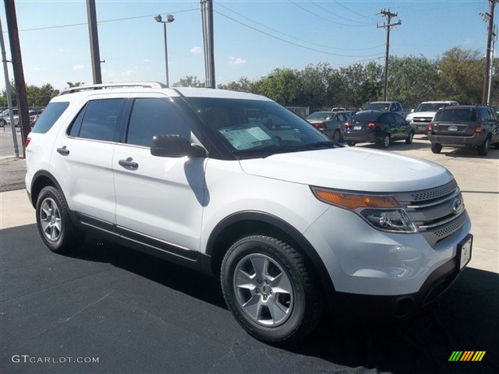 2013 Explorer FWD - Oxford White / Medium Light Stone photo #14