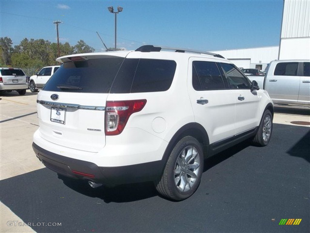 2013 Explorer XLT - White Platinum Tri-Coat / Medium Light Stone photo #9