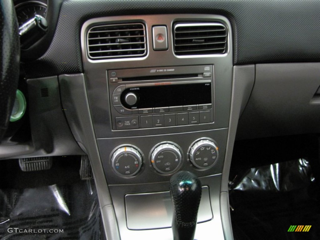 2005 Subaru Forester 2.5 XT Controls Photos