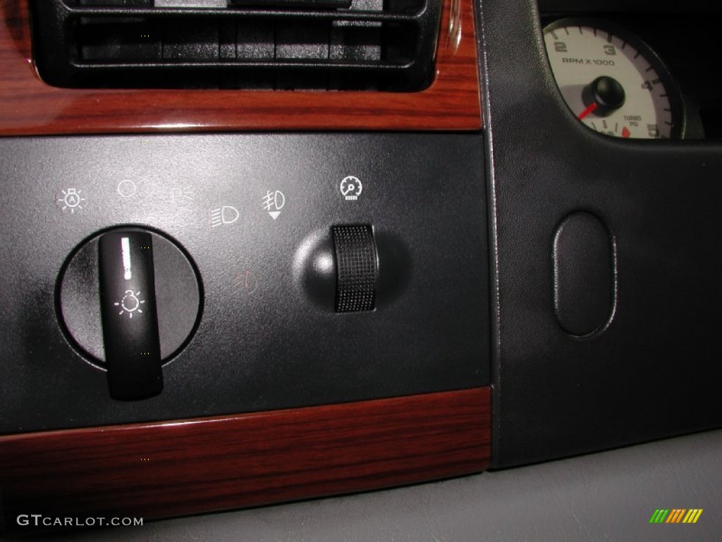 2006 Ford F350 Super Duty Lariat SuperCab 4x4 Controls Photo #73269387