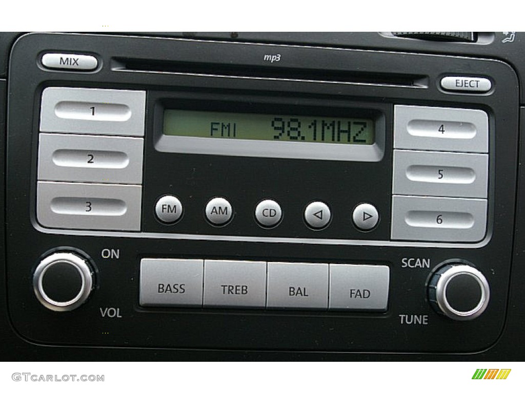 2007 Volkswagen Rabbit 2 Door Audio System Photo #73270601