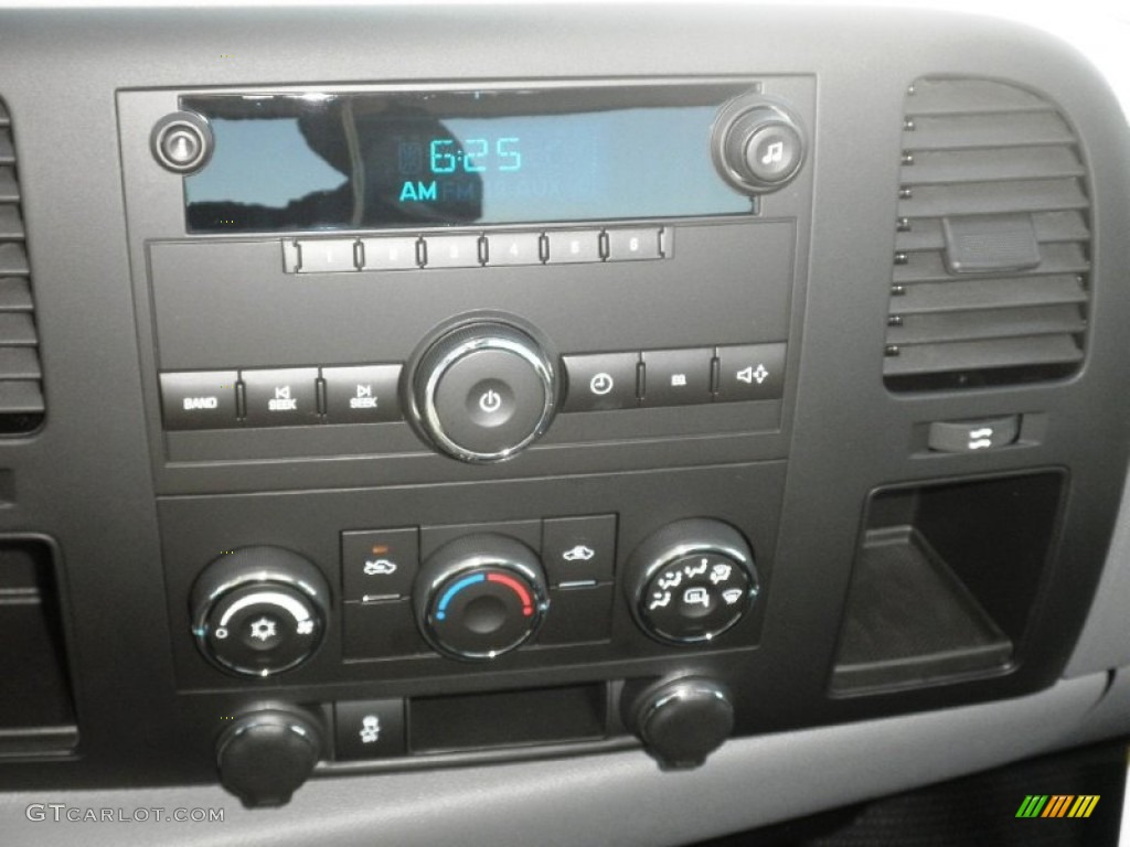 2013 GMC Sierra 2500HD Regular Cab 4x4 Controls Photo #73271220