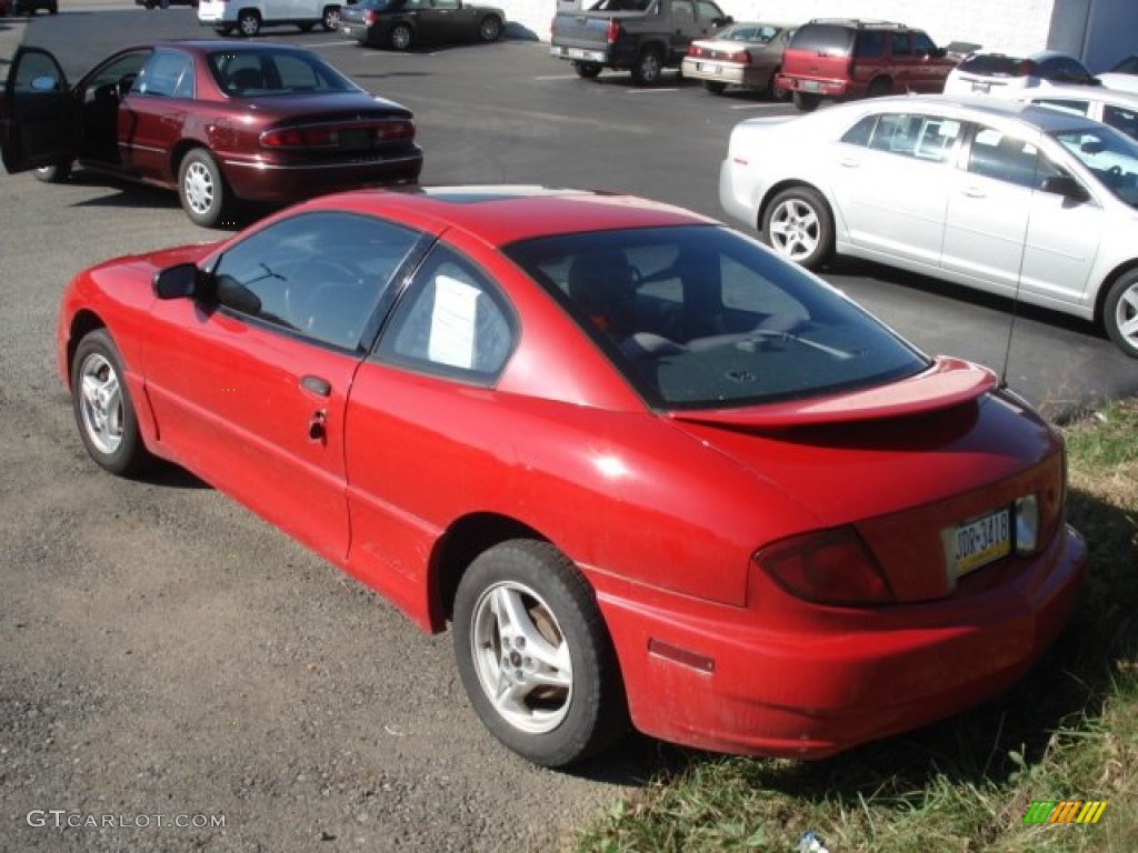 2003 Sunfire  - Victory Red / Graphite photo #4