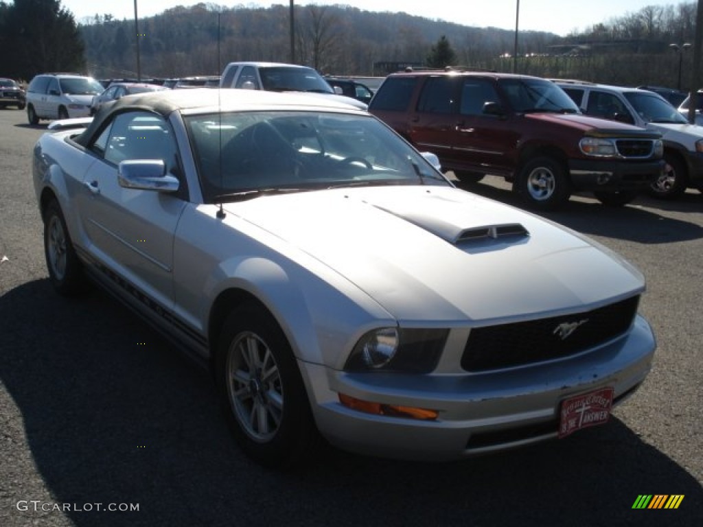 2006 Mustang V6 Premium Convertible - Satin Silver Metallic / Dark Charcoal photo #1