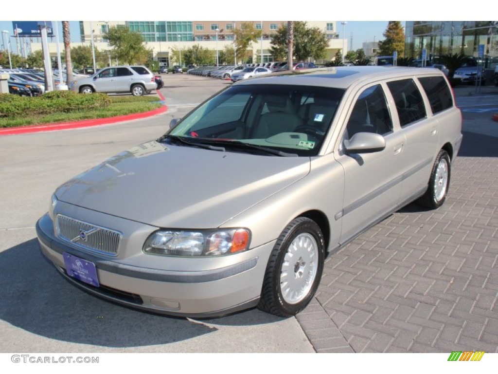 Ash Gold Metallic 2001 Volvo V70 2.4 Exterior Photo #73286982