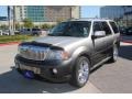 2004 Mineral Grey Metallic Lincoln Navigator Luxury  photo #2