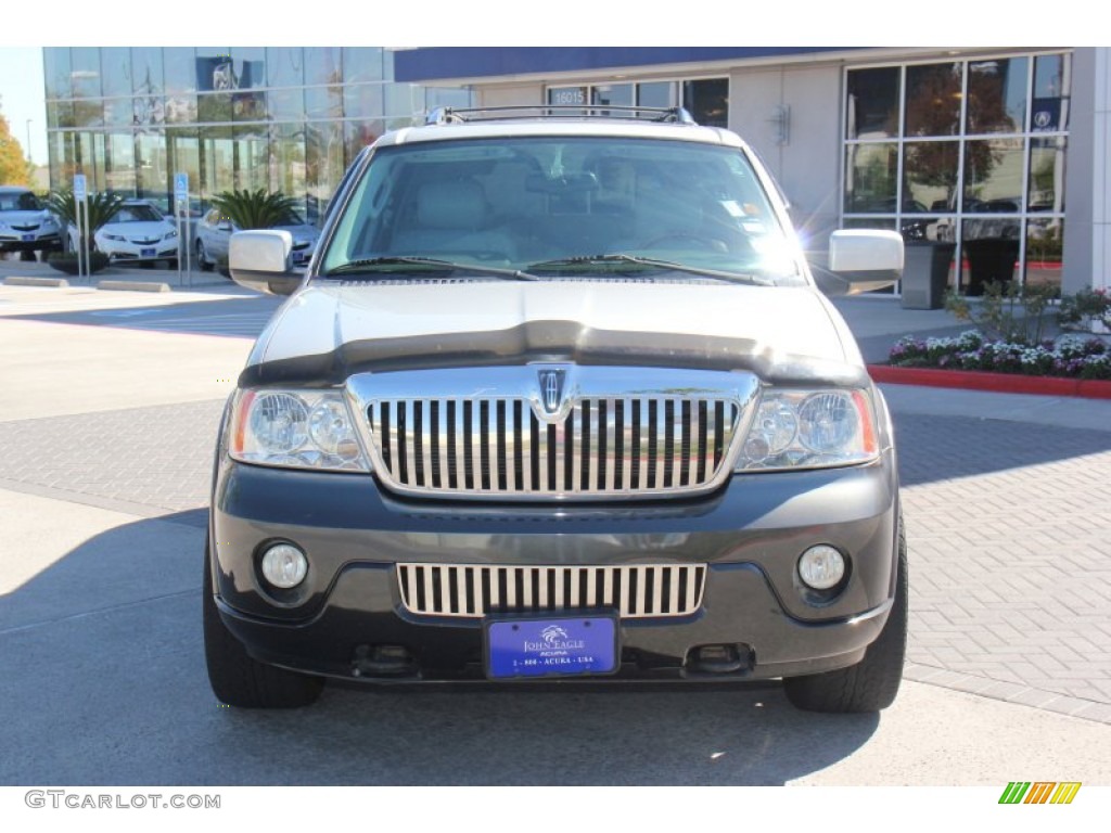 2004 Navigator Luxury - Mineral Grey Metallic / Dove Grey photo #3