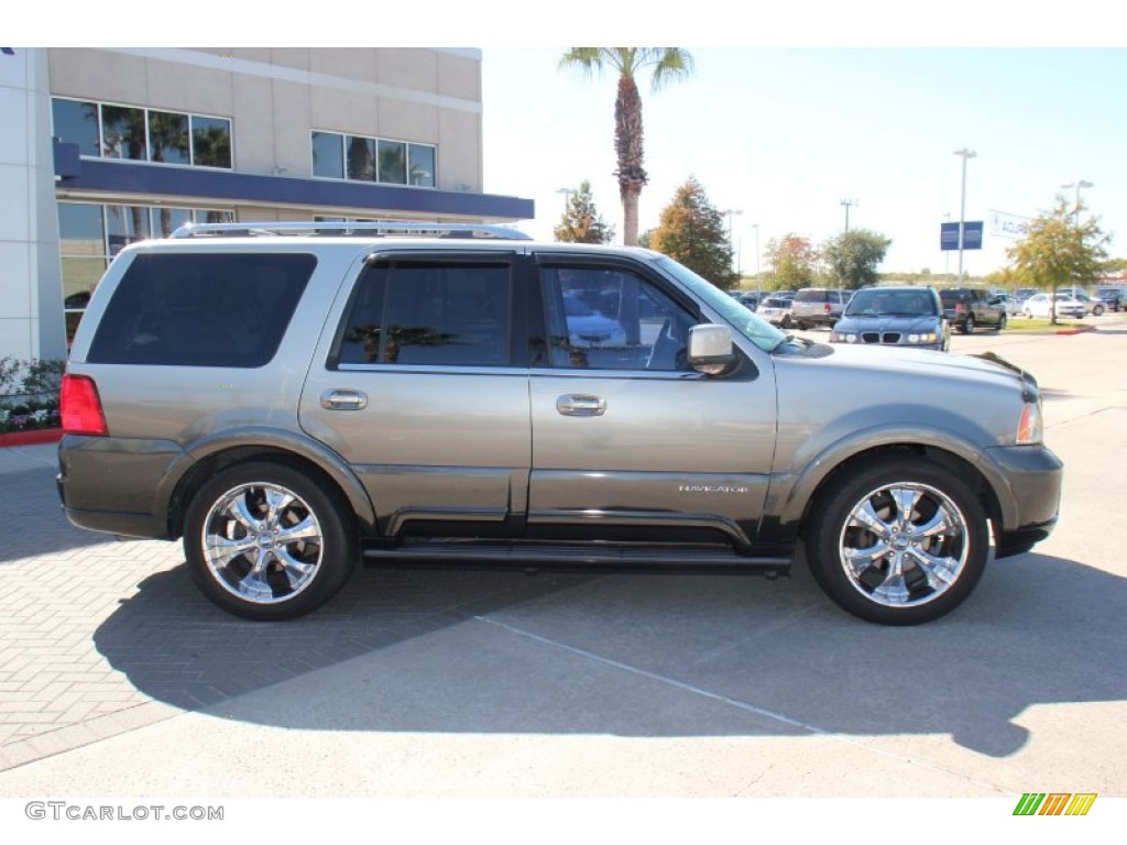 2004 Navigator Luxury - Mineral Grey Metallic / Dove Grey photo #6