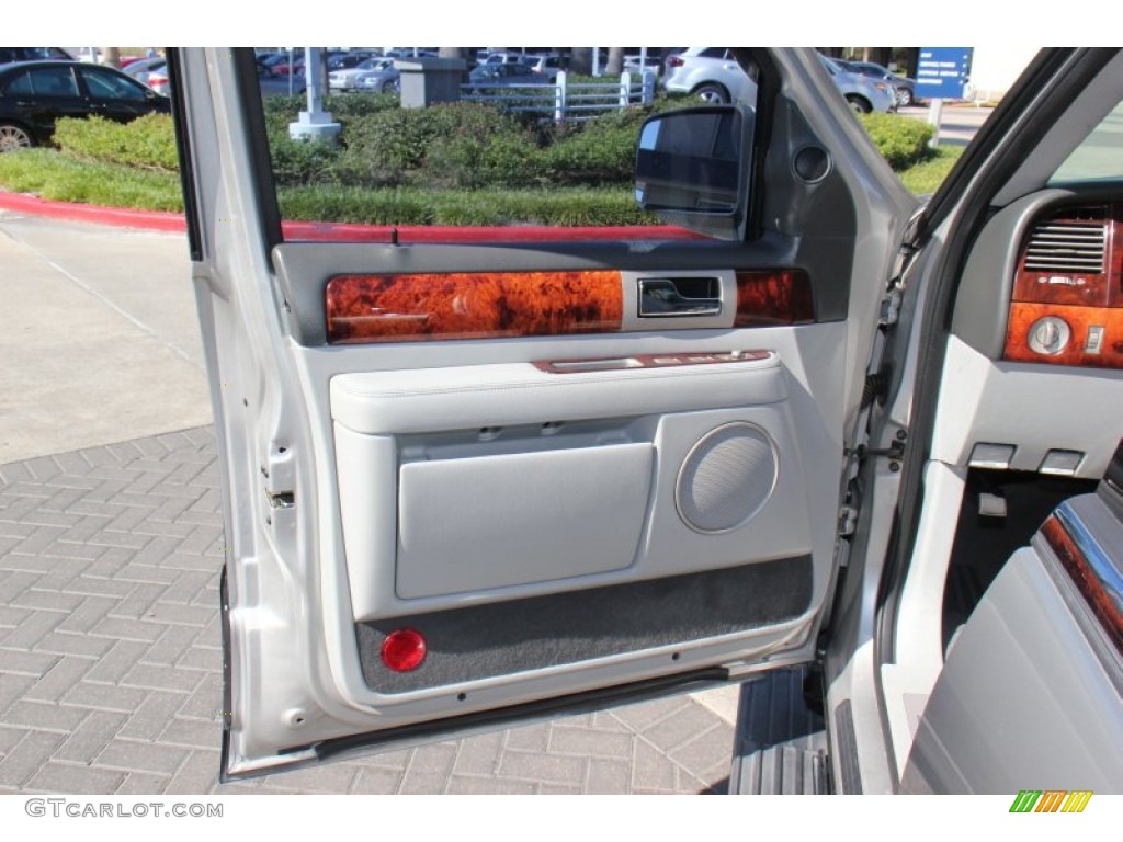 2004 Navigator Luxury - Mineral Grey Metallic / Dove Grey photo #10
