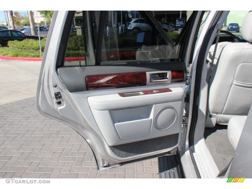 2004 Navigator Luxury - Mineral Grey Metallic / Dove Grey photo #13