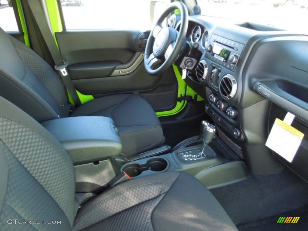2013 Wrangler Unlimited Sport S 4x4 - Gecko Green Pearl / Black photo #25