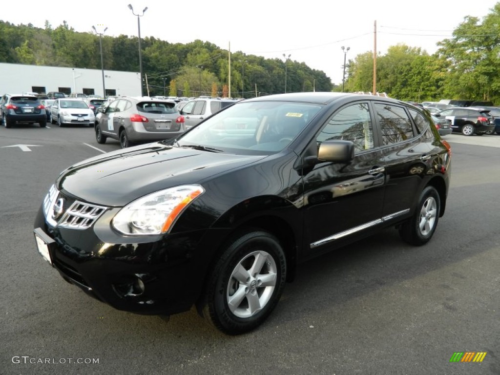 Super Black Nissan Rogue