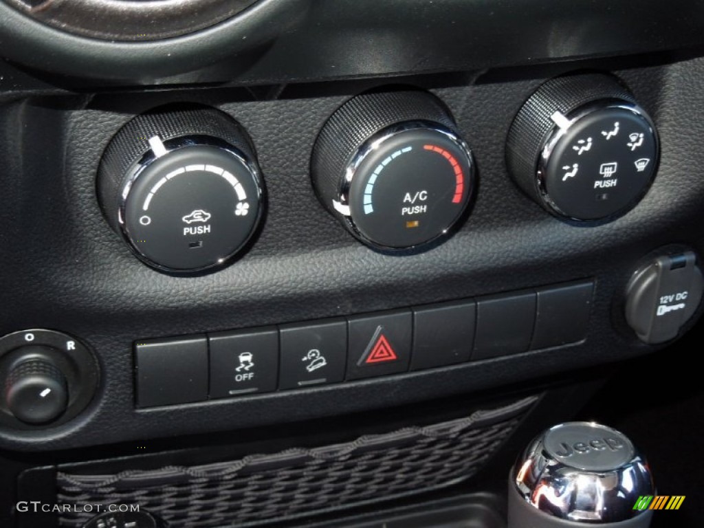 2013 Jeep Wrangler Unlimited Sport S 4x4 Controls Photo #73291149