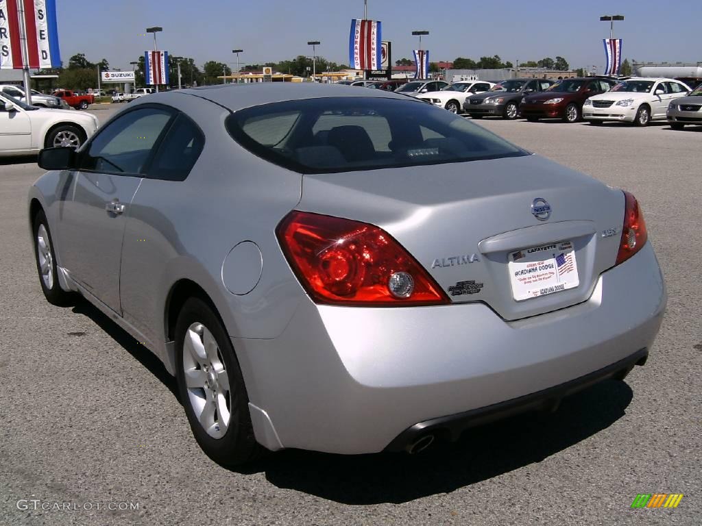 2008 Altima 2.5 S Coupe - Radiant Silver Metallic / Charcoal photo #5