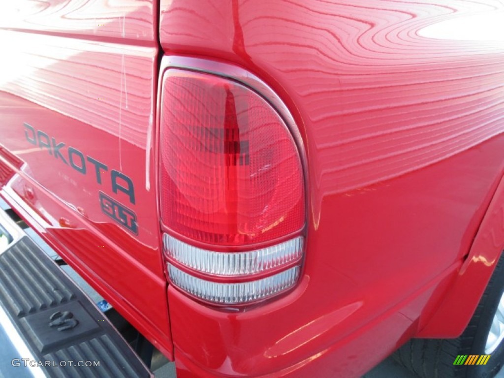 2004 Dakota SLT Quad Cab - Flame Red / Dark Slate Gray photo #16