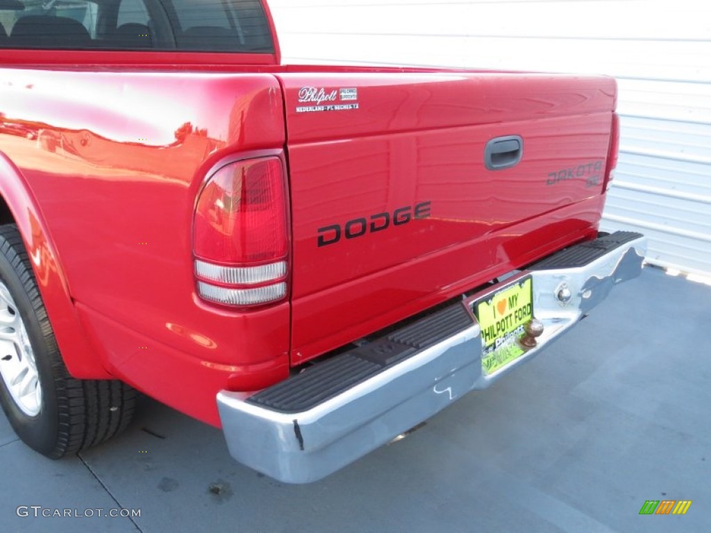 2004 Dakota SLT Quad Cab - Flame Red / Dark Slate Gray photo #19