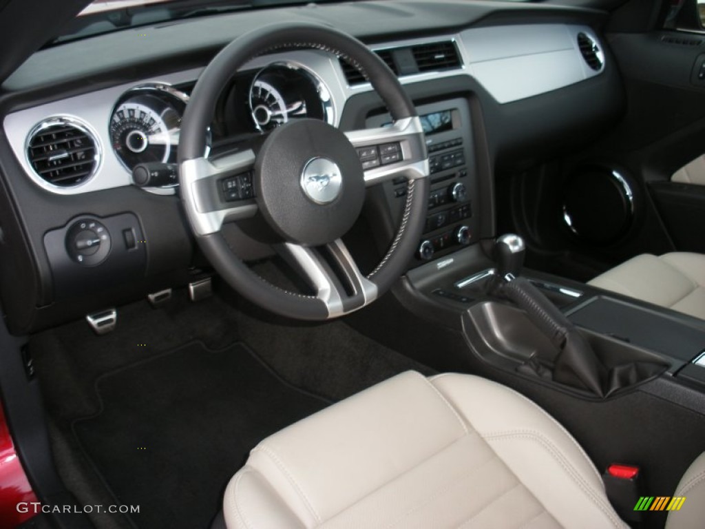 Stone Interior 2013 Ford Mustang GT Premium Coupe Photo #73301944