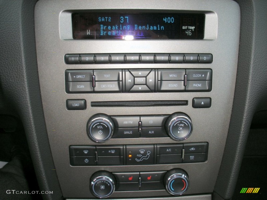 2013 Ford Mustang GT Premium Coupe Controls Photo #73302066
