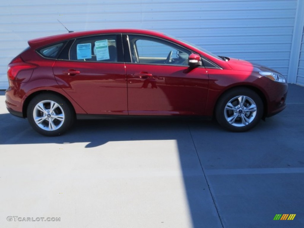 2013 Focus SE Hatchback - Ruby Red / Medium Light Stone photo #2