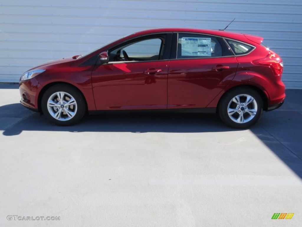 2013 Focus SE Hatchback - Ruby Red / Medium Light Stone photo #5
