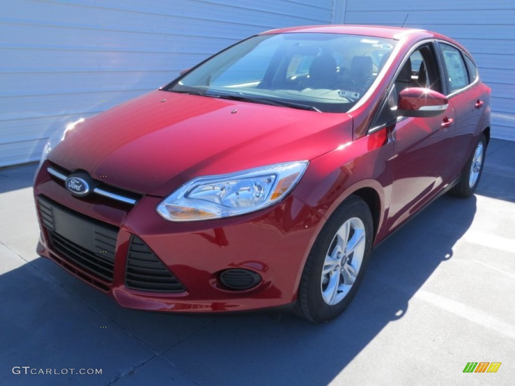 2013 Focus SE Hatchback - Ruby Red / Medium Light Stone photo #6
