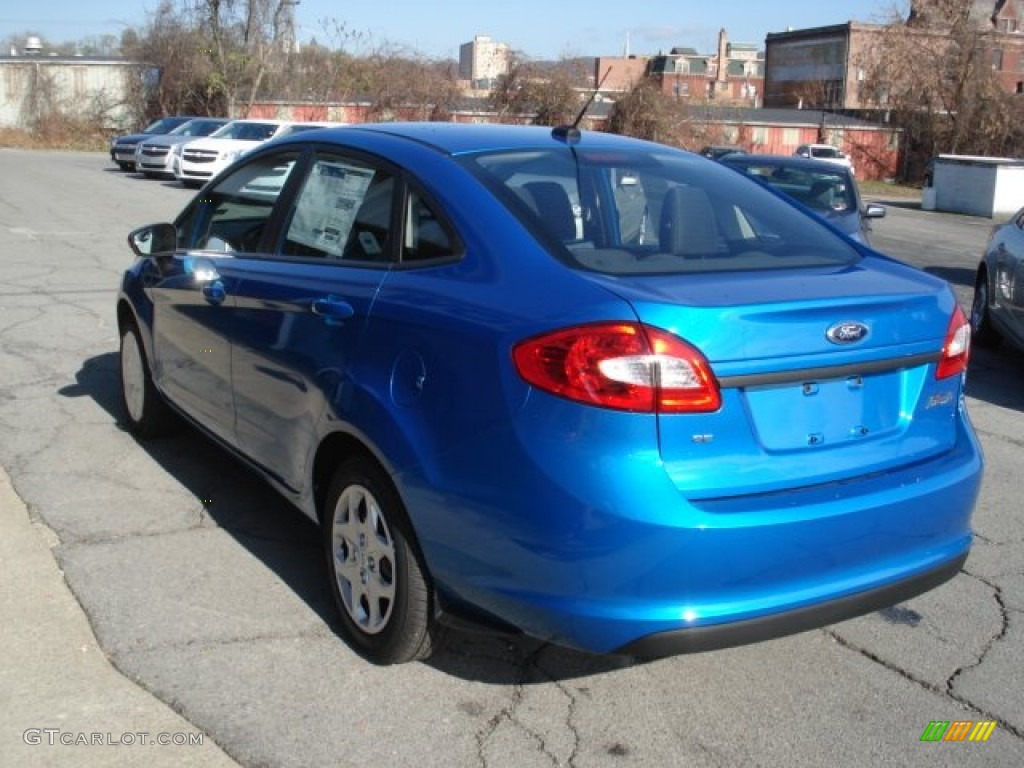 2013 Fiesta SE Sedan - Blue Candy / Charcoal Black photo #6