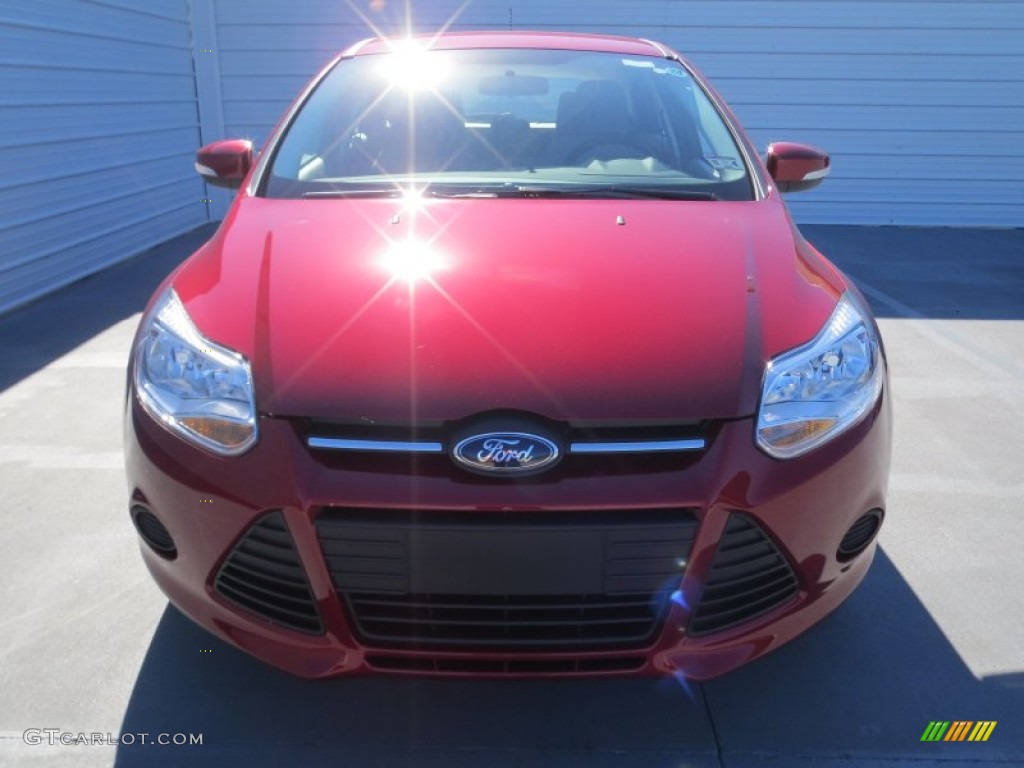 2013 Focus SE Hatchback - Ruby Red / Medium Light Stone photo #7
